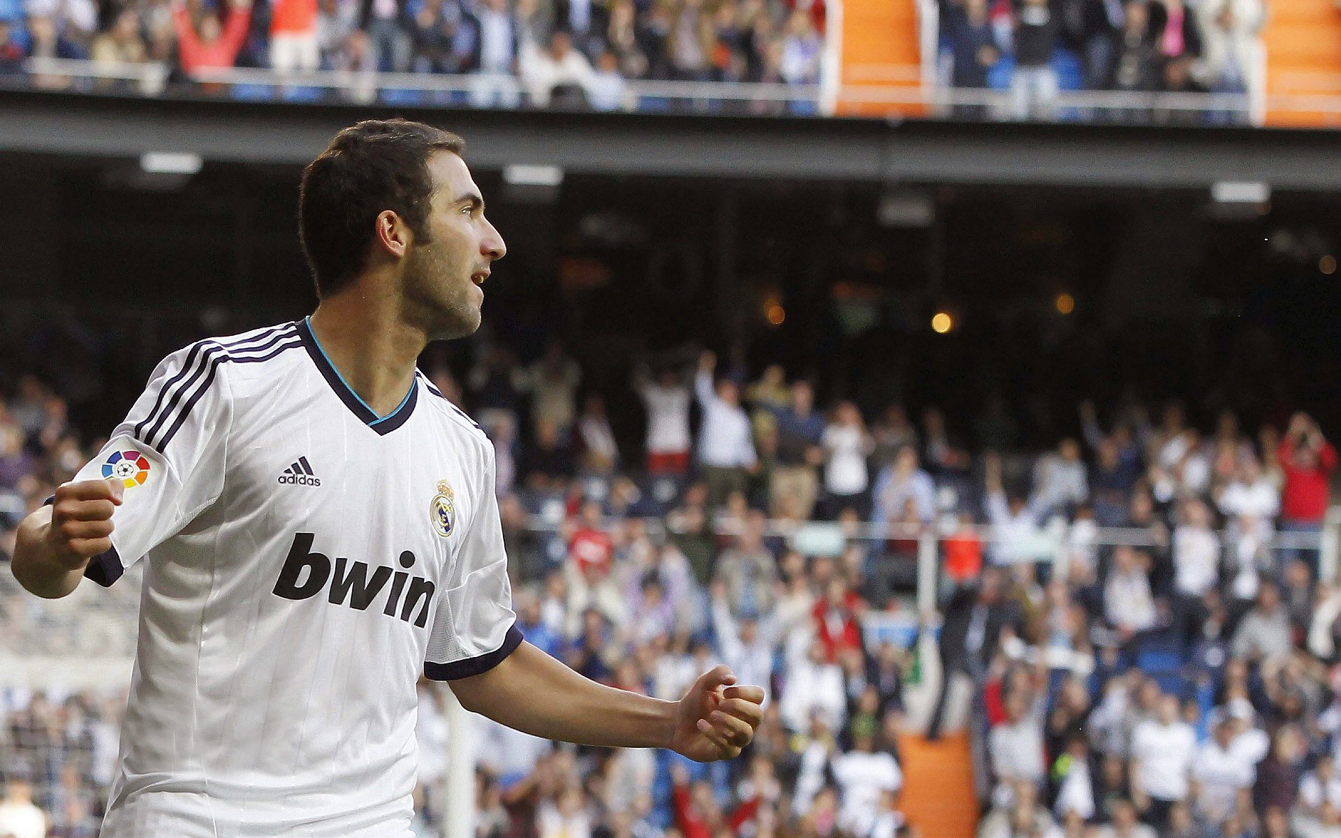 三笘薰爆发难救主，比利亚雷亚尔单节风暴击沉澳大利亚